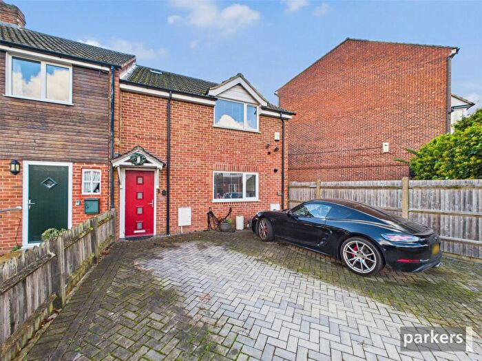 2 Bedroom End Of Terrace House For Sale In Longfield Road, Twyford, Reading, Berkshire, RG10