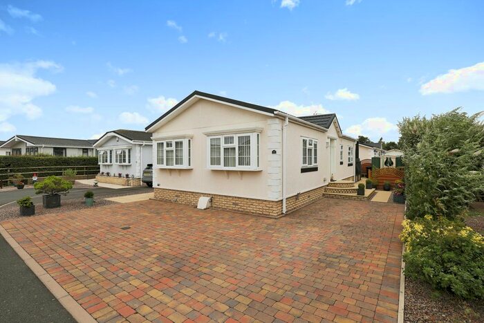 2 Bedroom Property For Sale In Campden Drive, Broadway, Worcestershire, WR12