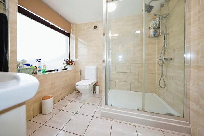 3 Bedroom Semi-Detached House For Sale In Pool Hall Crescent, Wolverhampton, WV3