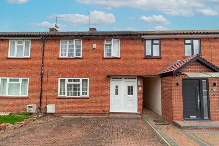 3 Bedroom Terraced House For Sale In Meadfield, Edgware, HA8