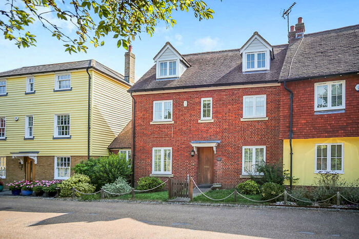 4 Bedroom House To Rent In New Creek Road, Faversham, Kent, ME13