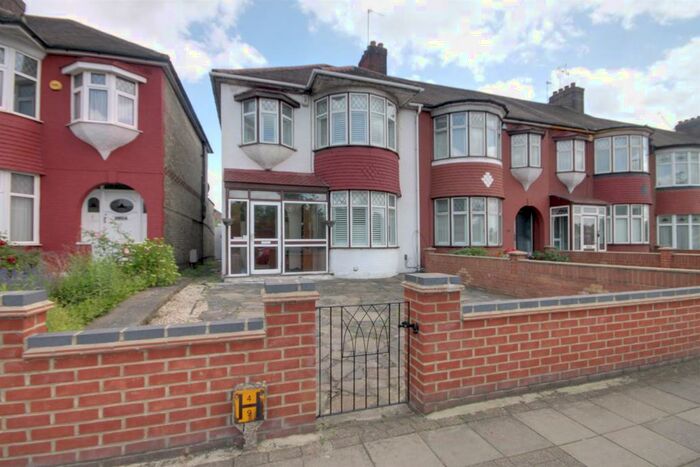 3 Bedroom House To Rent In Morecambe Terrace, Great Cambridge Road, Edmonton, N18