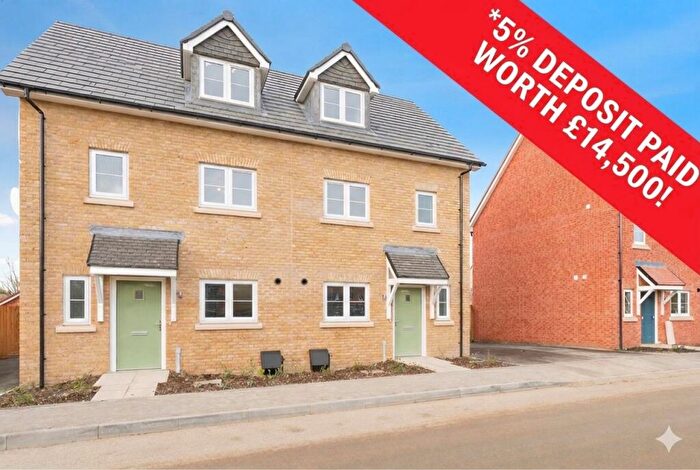 3 Bedroom Semi Detached House For Sale In Buckenham Road, Attleborough, NR17