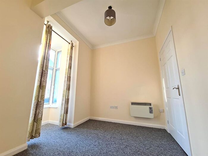 2 Bedroom Flat To Rent In Fletton Avenue, Peterborough, PE2