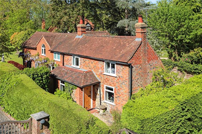 5 Bedroom Detached House For Sale In Gardeners Hill Road, Farnham, Surrey, GU10