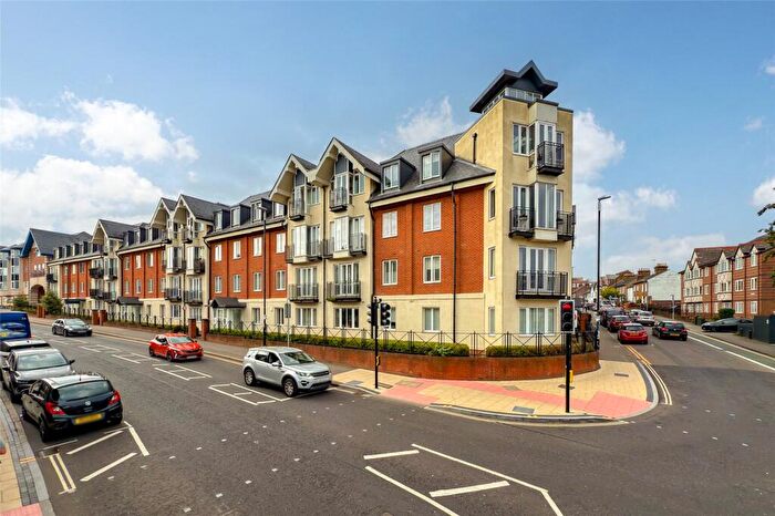2 Bedroom Apartment For Sale In Benedictine Place, London Road, St. Albans, Hertfordshire, AL1