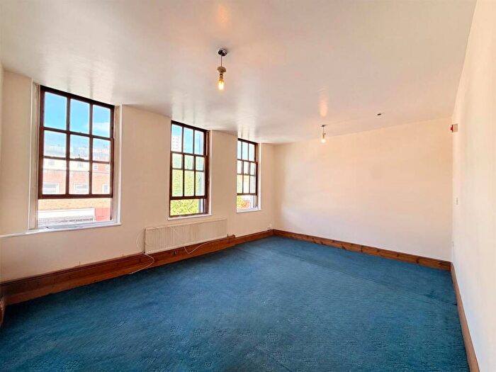 2 Bedroom Apartment To Rent In Stokes Croft, Bristol, BS1