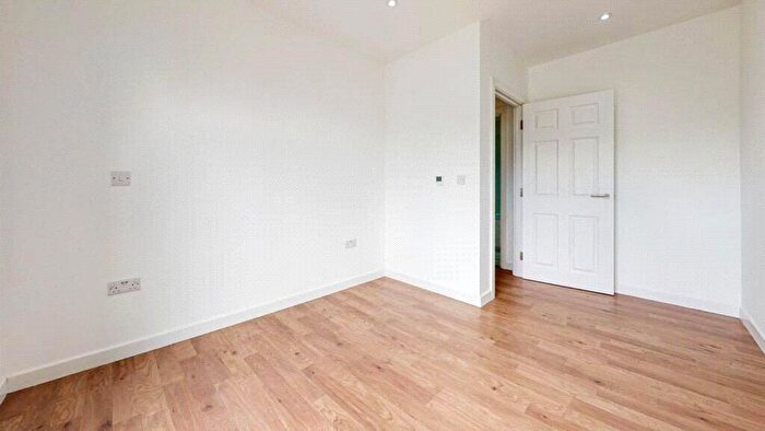 2 Bedroom Apartment To Rent In Lennard Road, Croydon, CR0