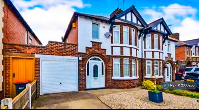 3 Bedroom Semi-Detached House To Rent In Dalestroth Road, Nottinghamshire, NG17