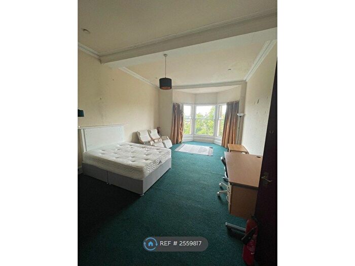 2 Bedroom Flat To Rent In Alfred Terrace, Glasgow, G12
