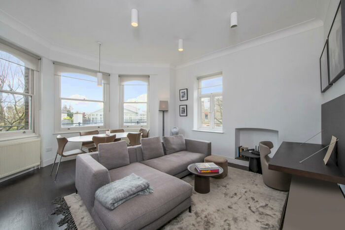 2 Bedroom Flat To Rent In East Heath Road, Hampstead, NW3