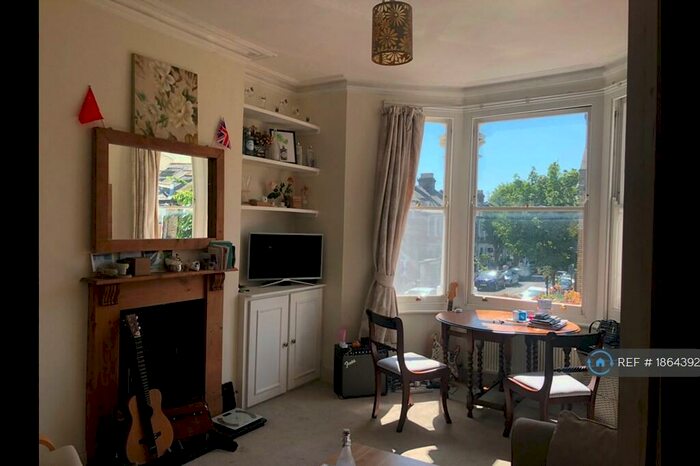 1 Bedroom Flat To Rent In Leathwaite Road, London, SW11