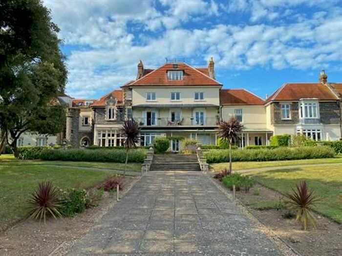 3 Bedroom Flat To Rent In Pegwell Road, Ramsgate, CT11