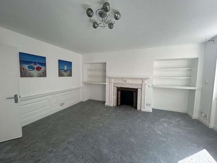 3 Bedroom Maisonette To Rent In Newborough, Scarborough, YO11