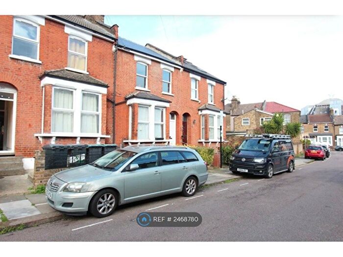 6 Bedroom Semi-Detached House To Rent In Gathorne Road, London, N22