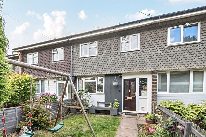 3 Bedroom Terraced House To Rent In Windermere Road, Reading, RG2