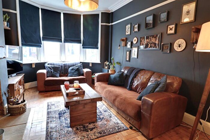 3 Bedroom Terraced House For Sale In Gainsborough Road, Crewe, CW2