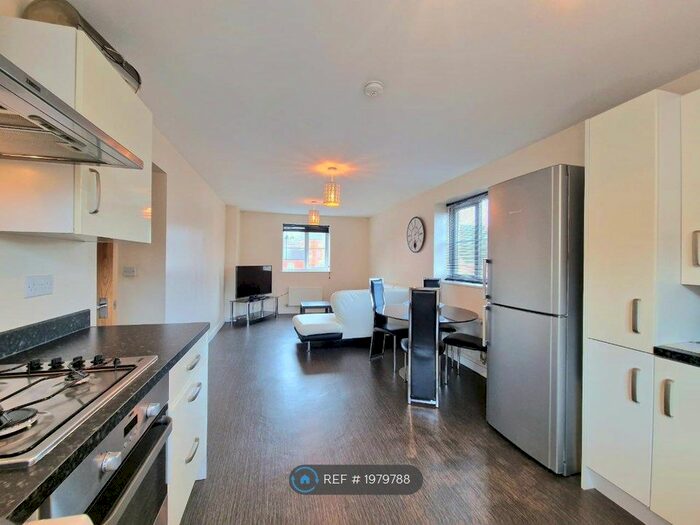 2 Bedroom Flat To Rent In Herbert James Close, Smethwick, B66