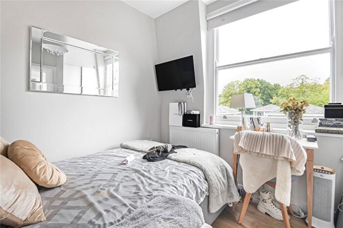 Studio To Rent In Finchley Road, London, NW3