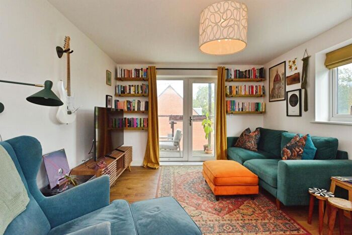 2 Bedroom Apartment For Sale In Whitecastle Way, Kingsmead, Milton Keynes, MK4