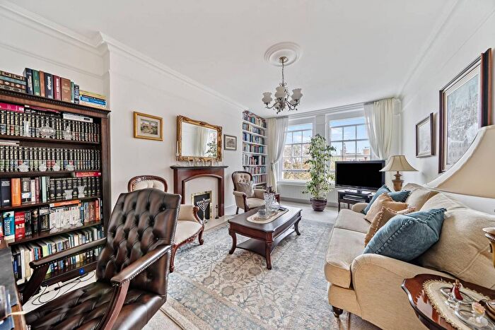 2 Bedroom Flat For Sale In `Rodney Court, Little Venice, London, W9