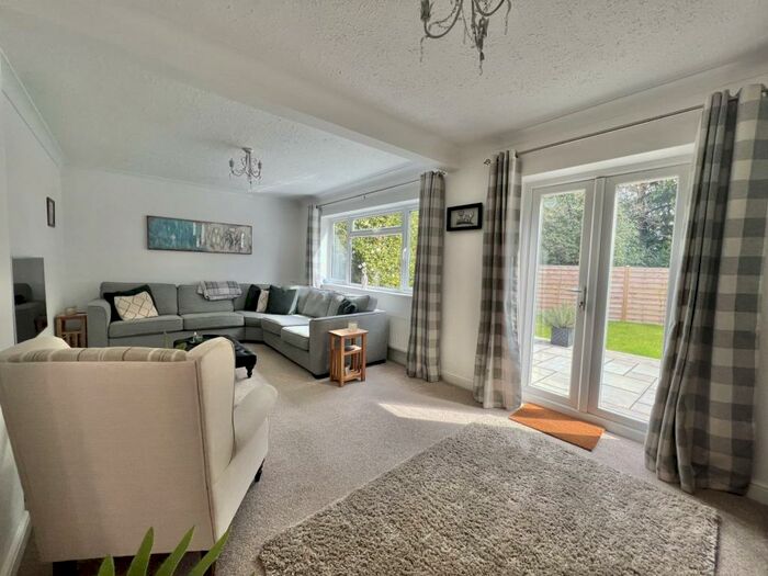 4 Bedroom Detached House For Sale In Frogmore Park Drive, Blackwater