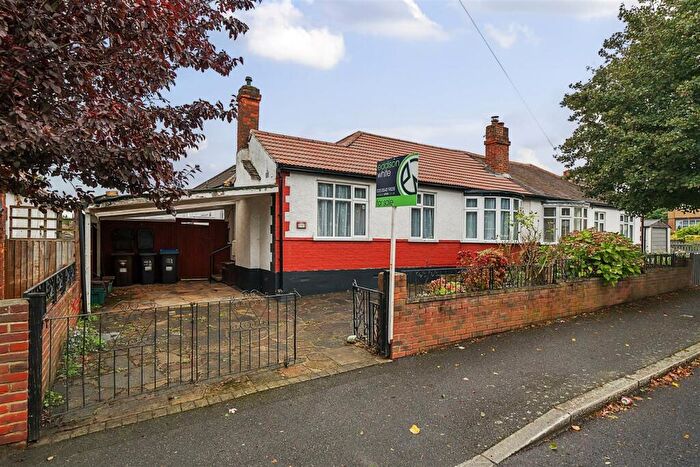 2 Bedroom Bungalow For Sale In Seddon Road, Morden, SM4