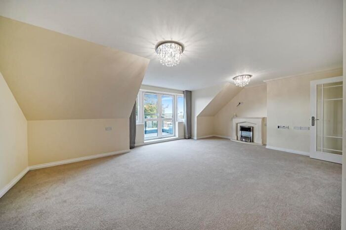 1 Bedroom Flat For Sale In Chiltern Lodge, Princes Risborough, HP27