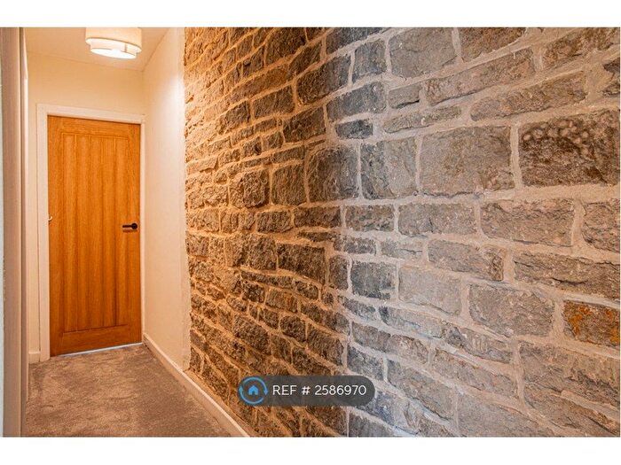 2 Bedroom End Terrace House To Rent In Lidget Street, Huddersfield, HD3