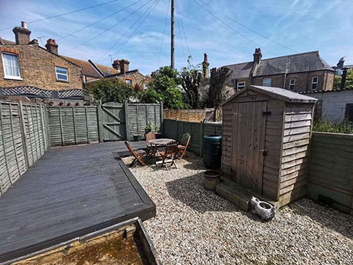 1 Bedroom Flat To Rent In Crescent Road, Ramsgate, CT11