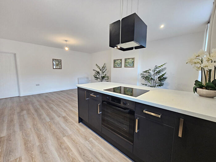 1 Bedroom Flat To Rent In Globe Court, Stone, ST15