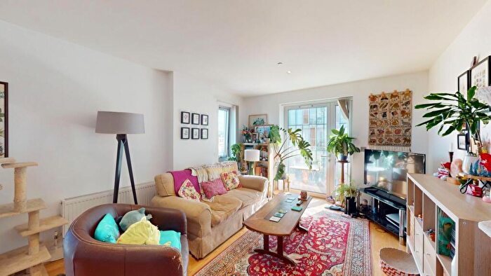 2 Bedroom Apartment For Sale In Howerd Court, Love Lane, London, SE18