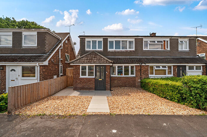 3 Bedroom Semi-Detached House For Sale In Maple Way, Kensworth, Dunstable, LU6