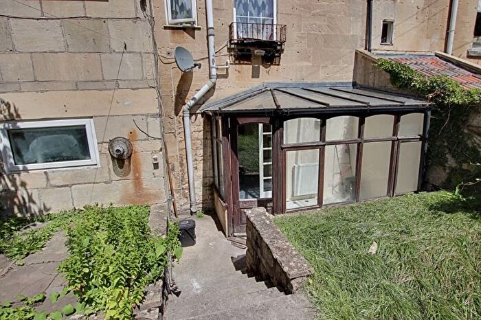 1 Bedroom Flat To Rent In Albion Terrace, Bath, BA1