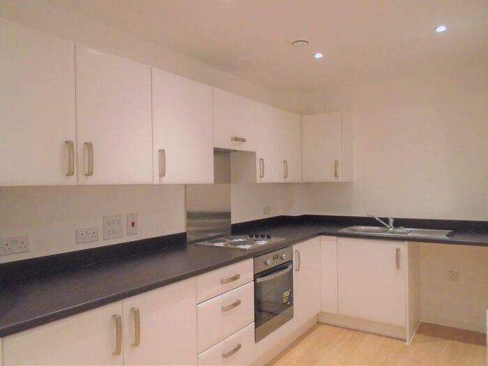 2 Bedroom Flat To Rent In Stoke Road, Slough, SL2