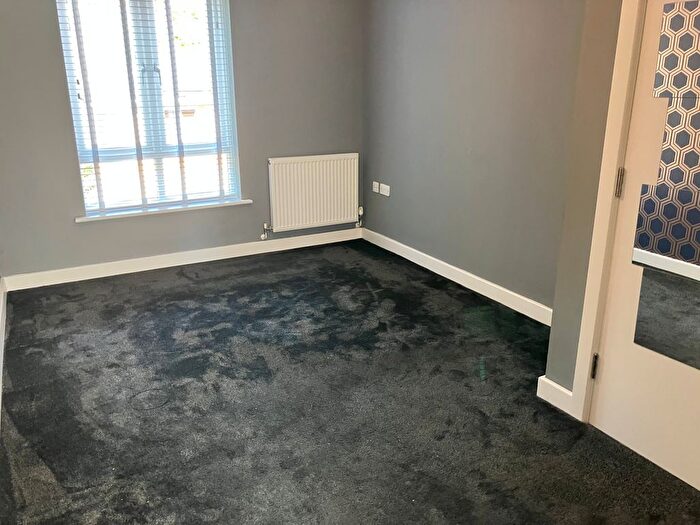 2 Bedroom Flat To Rent In Tupwood Lane, Caterham, CR3