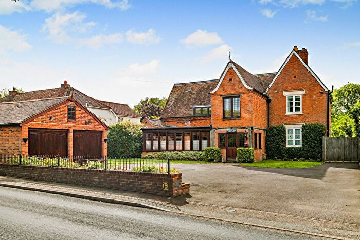 4 Bedroom Detached House For Sale In Forest Road, Wokingham, Berkshire, RG40