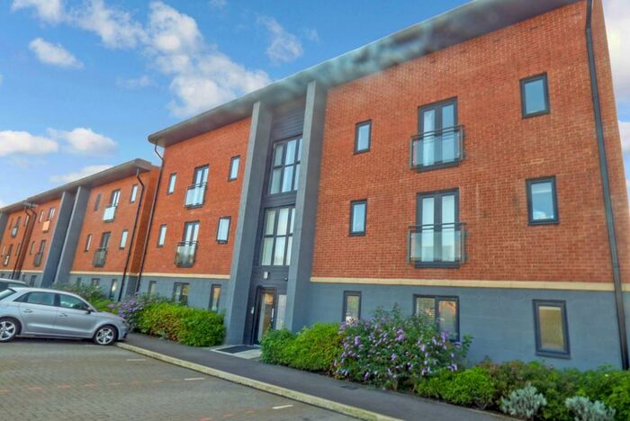 2 Bedroom Flat To Rent In Elmwood Park Court, Gosforth, Newcastle Upon Tyne, Newcastle Upon Tyne, NE13