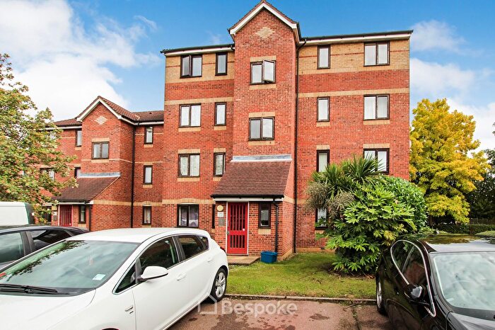 2 Bedroom Flat To Rent In Cherry Blossom Close, Southgate, N13