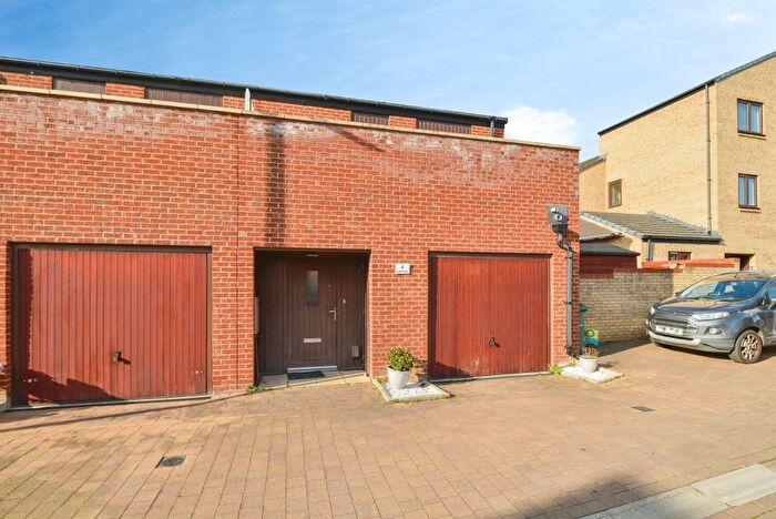 3 Bedroom Semi Detached House For Sale In Grainton Court, Stockton-On-Tees, TS18