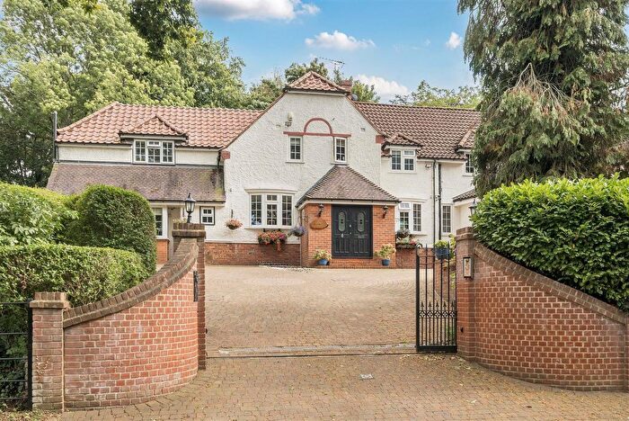 5 Bedroom Detached House For Sale In Woodland Way, Kingswood, Surrey, KT20
