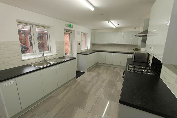 1 Bedroom House Of Multiple Occupation To Rent In En-suite Room, Queens Park Parade, NN2