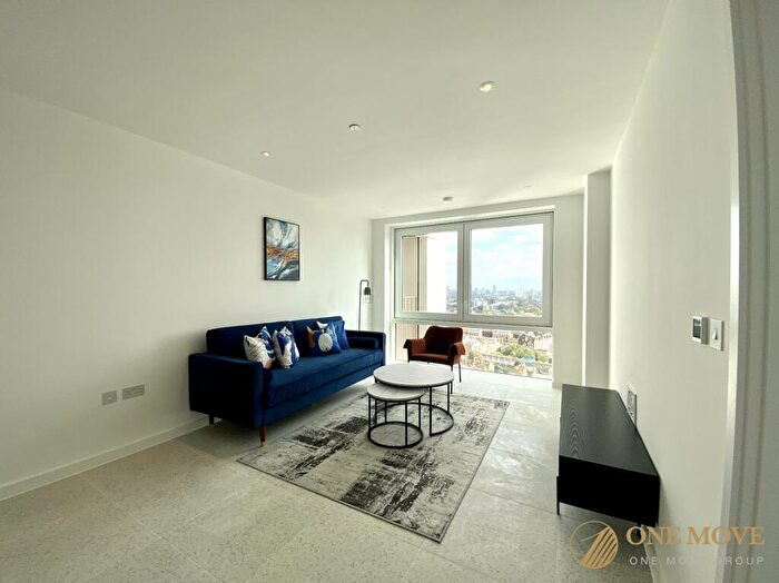 Apartment To Rent In Cendal Crescent, Bouchon Point, E1