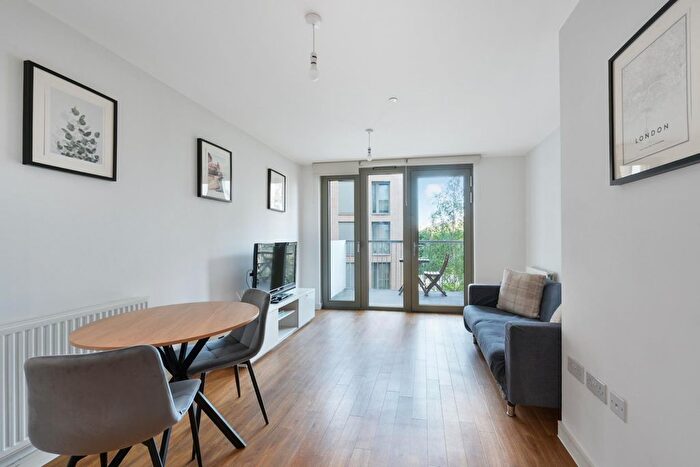1 Bedroom Flat To Rent In Waterside Heights, Waterside Park, London, E16