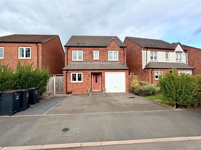 3 Bedroom Detached House For Sale In Tarn Rise, Nuneaton, CV11