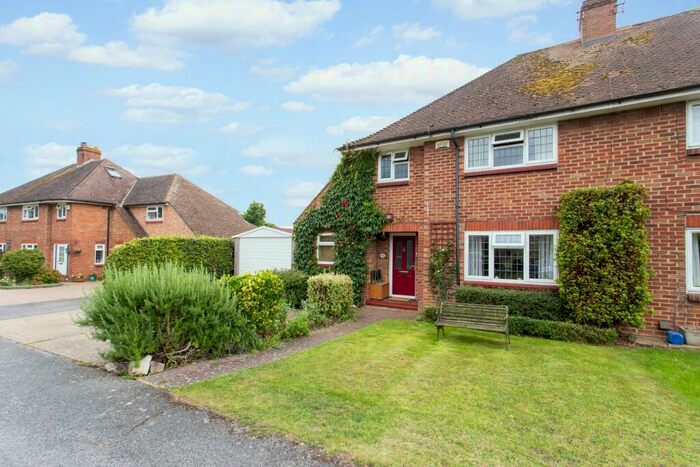 3 Bedroom Cottage For Sale In Brogdale Road, Ospringe, ME13