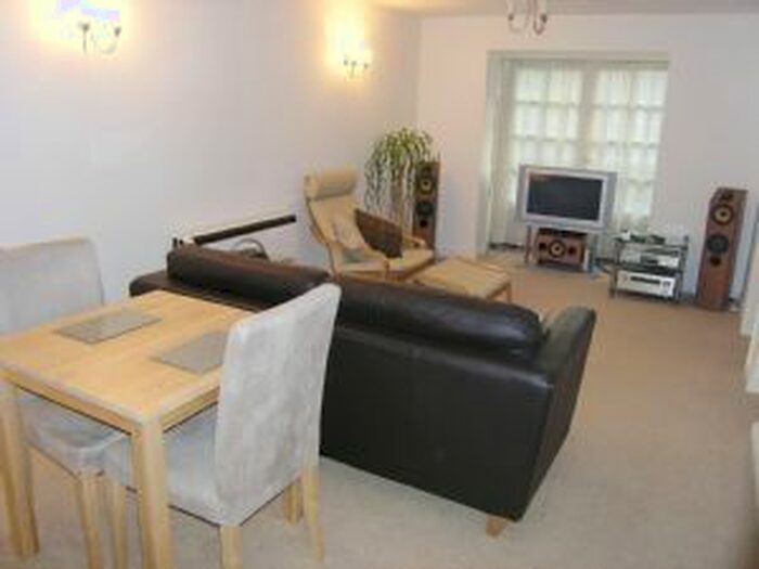 2 Bedroom Flat To Rent In Selhurst Close, London, SW19
