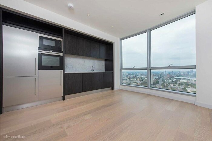 Apartment To Rent In Biscayne Avenue, London, E14