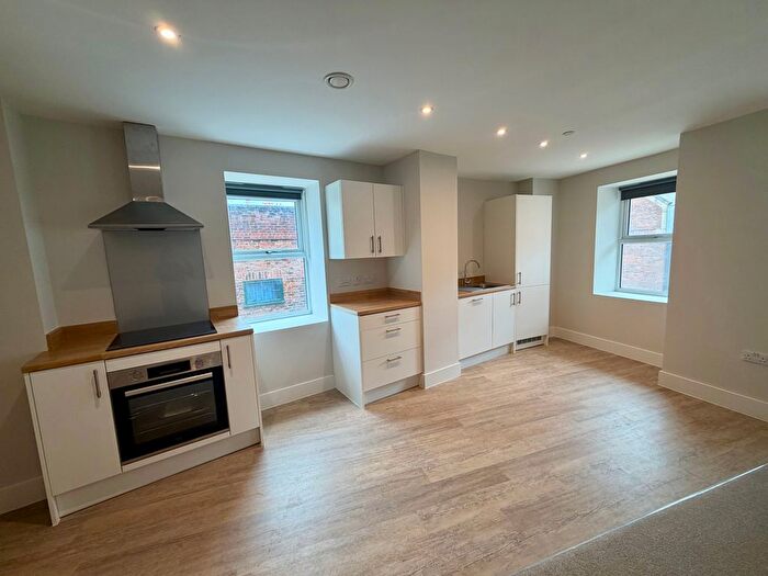 2 Bedroom Flat To Rent In George Street, Hull, HU1