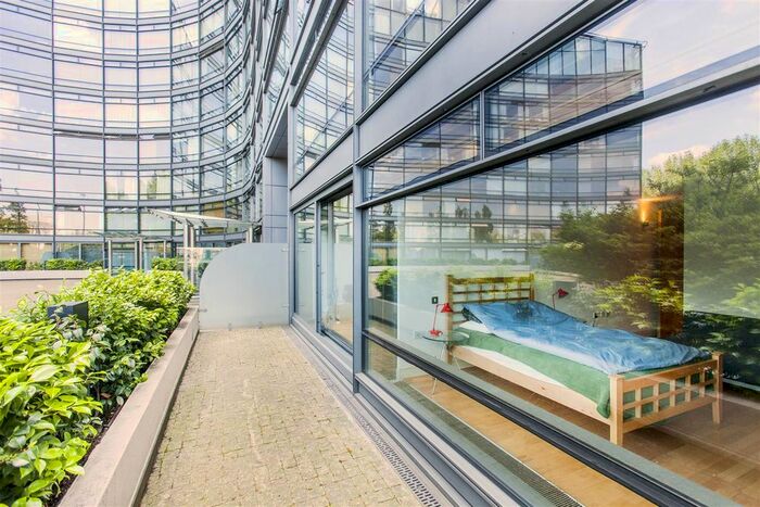 1 Bedroom Flat For Sale In Parliament View, Albert Embankment, SE1